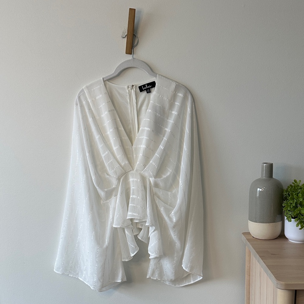 Lulu's White Bat Wing Blouse NWT - Picture 2 of 11